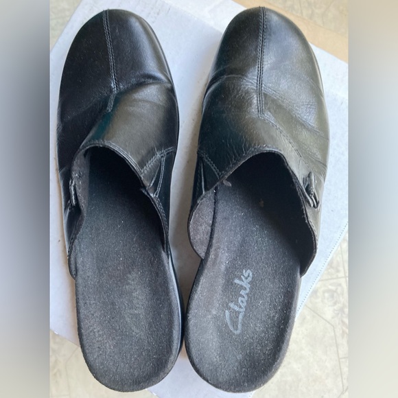 Clark’s Clogs - Picture 2 of 6